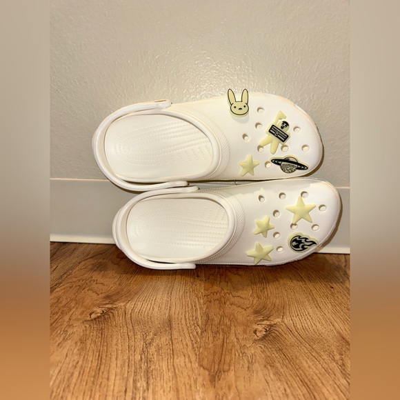 Crocs Classic Clog Bad Bunny - Picture 6 of 16